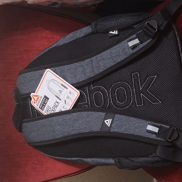 Back pack - Picture 3 of 3